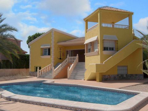 Villa New build in La Manga del Mar Menor